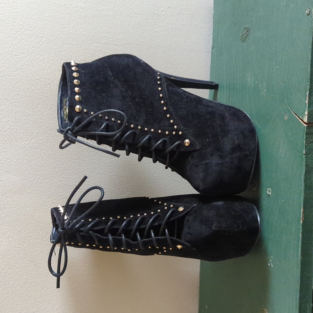 Black heels
